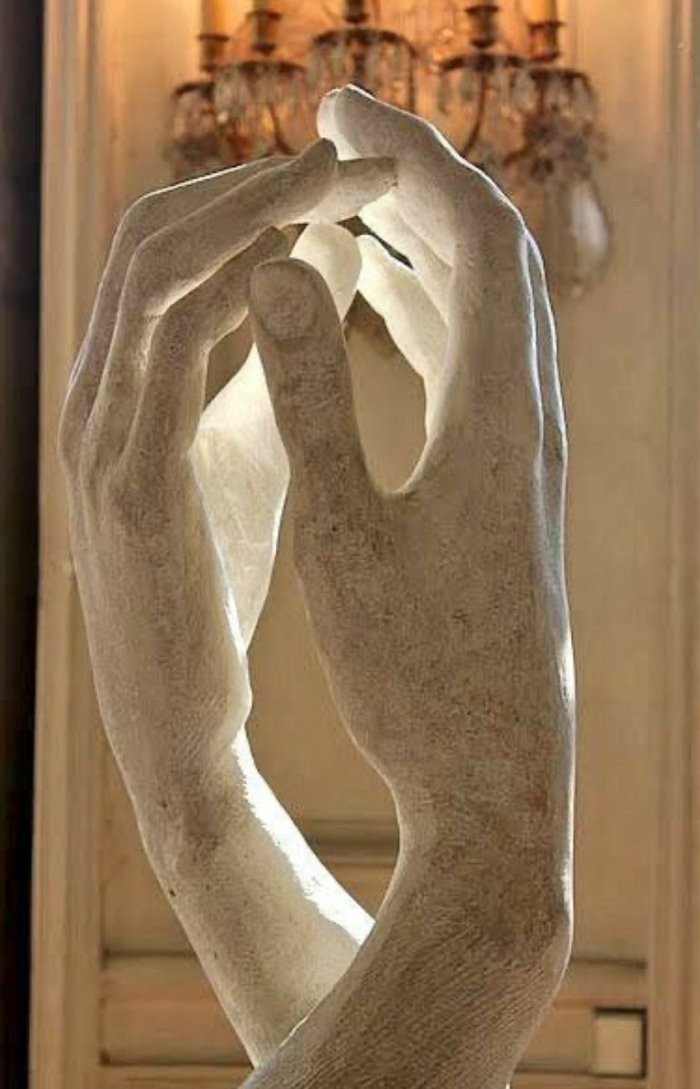 OakieJs's tweet image. We live in a world where many of us are addicted to the entertainment and friends we find online, and yet we have lost human connection.
The opposite of addiction is not sobriety. It’s human connection and reconnection.
There’s nothing more important