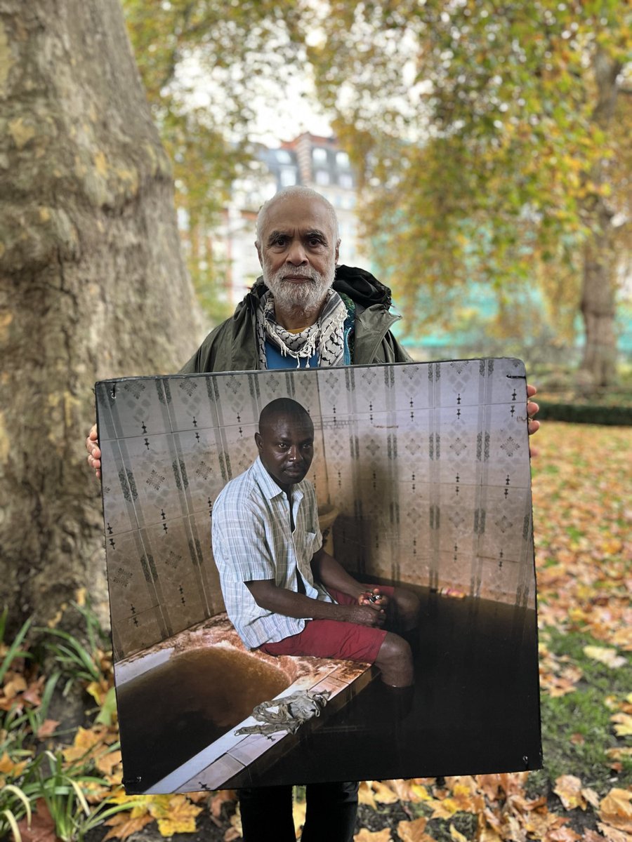fossilfreeLDN's tweet image. COP30 is good for nothing if it doesn’t curtail the power of fossil fuel companies like BP. Drill baby drill will kill baby kill. 

Billions of lives and human civilisation is at stake 

Keep it in the ground! 

Christians &amp;amp; Quakers in a powerful Gideon Mendel vigil this morning