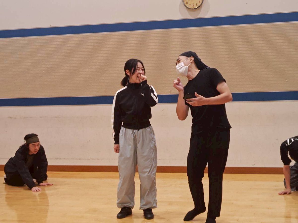 OMEDAMA3905's tweet image. #飛龍伝2026

ギンギラ太陽&apos;sの大塚ムネトさんが
稽古に合流されました‼️

福岡の世代を繋げるための｢飛龍伝｣

座組一同、
全力でつか作品に挑みます！

福岡の皆様、必見です。

1/28-2/1 📍西鉄ホールにて
お待ちしております！