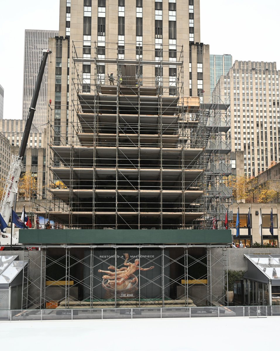 It's beginning to look a lot like... #rockefellercenter #NYC