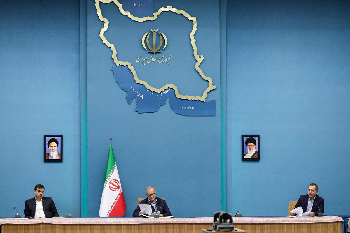 DrAlirezaRahimi's tweet photo. امروز به ریاست رئیس‌جمهور‌ @drpezeshkian چهل‌و‌چهارمین جلسه شورای‌عالی نوجوانان و جوانان برگزار شد.
در این نشست، دو طرح مهم «مجلس جوانان ایران» و «دستیاران جوان دولت وفاق» مطرح و مورد بحث قرار گرفت؛ گامی مؤثر برای نقش‌آفرینی نسل نو در تصمیم‌سازی‌های ملی.
باور داریم اگر به #جوانان اعتماد شود، خلاقیت و انرژی آنان می‌تواند موتور تحول #دولت_وفاق_ملی باشد.
