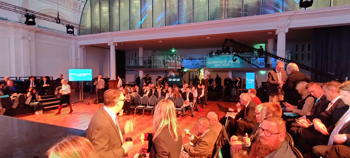 TimReform's tweet image. On my way back from the Reform press announcement today focusing on SMEs. For too long, small businesses have had no voice in policy. No one was listening.

That changes with a Reform government.