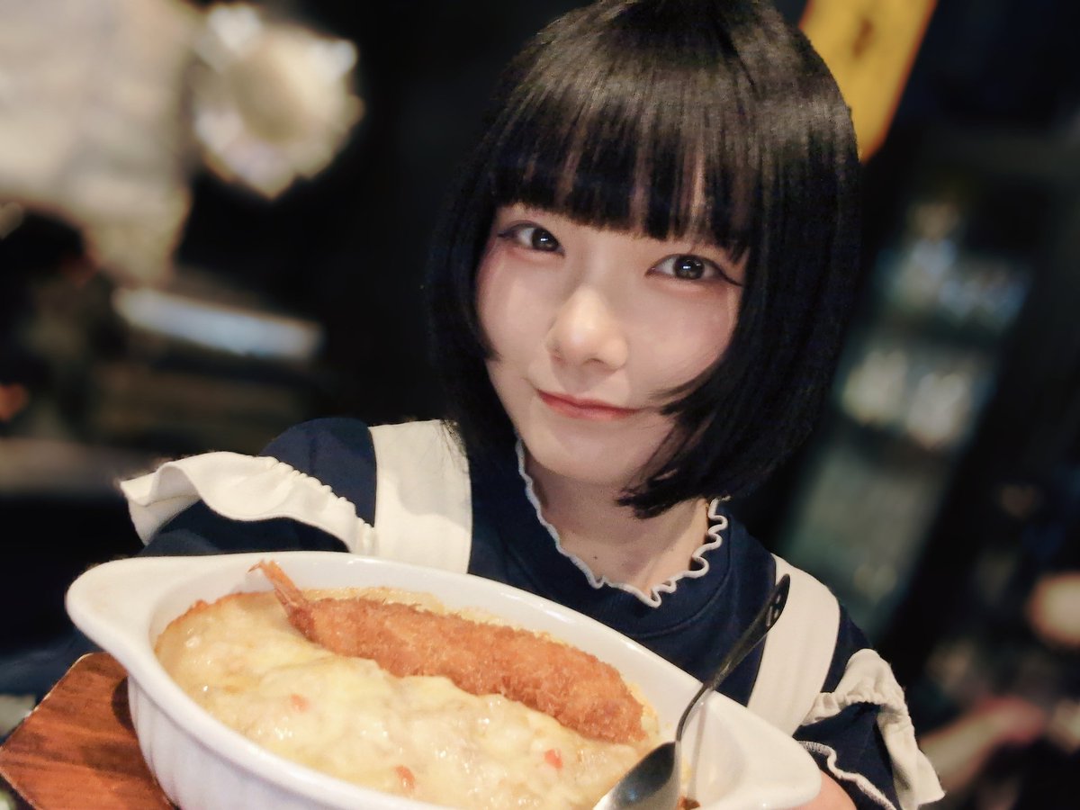 ろぐあうと🪽
カフェ来てくれてドリンクもチェキもご飯もありがとう❕
えびれべワンマンの感想も聞けました(行けてないが)
11月の予定出せてなくてごめんね、来週ご飯作れたら…(՞ ᴗ ̫ ᴗ՞)と思っていまする
また来週💐

寒いし乾燥し始めてるから風邪とかインフルとかばいきんに気をつけてね👾