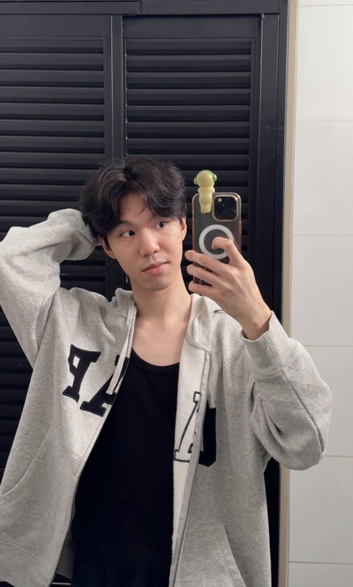 Voesyz's tweet image. heyy