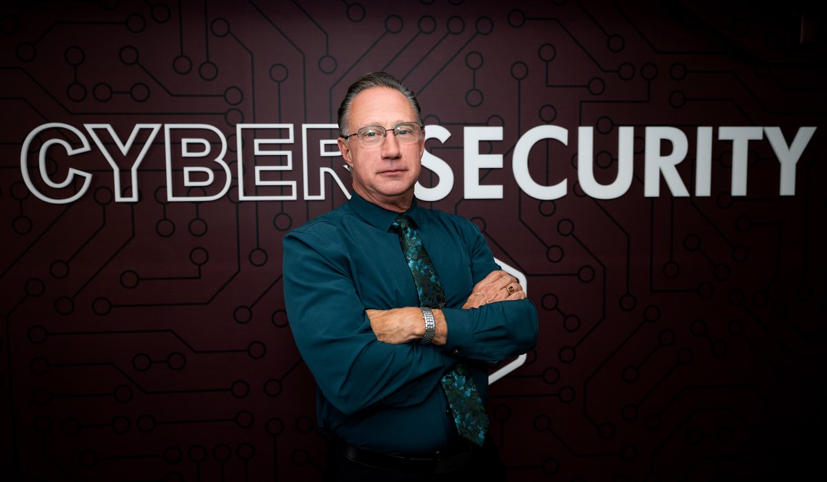 "A U.S. Army veteran, he credits his military service with shaping his approach to teaching and collaboration. 
Read more about CSE's own Associate Clinical Professor, Dr. Trawick, in the article: 
msstate.edu/our-people/202…

#militaryveteran #msstate #HailState #cybersecurity
