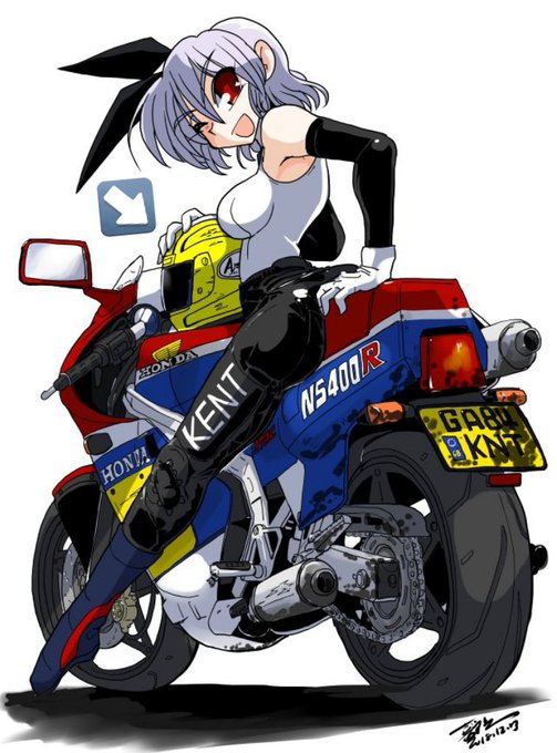 このヘルメットは過去のマン島キングのジョーイ・ダンロップのレプリカという設定だったりRT 