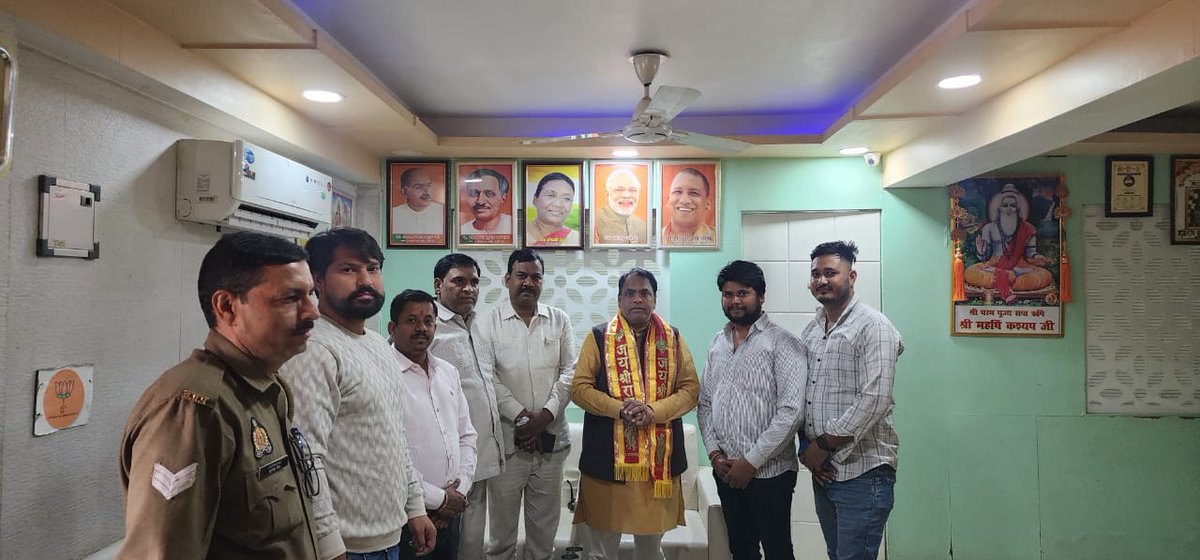 MlcSuresh's tweet image. आज शामली एवं गाजियाबाद आवास पर संगठन के समर्पित कार्यकर्ताओं से सौहार्दपूर्ण भेंट हुई।
#sureshkashyap