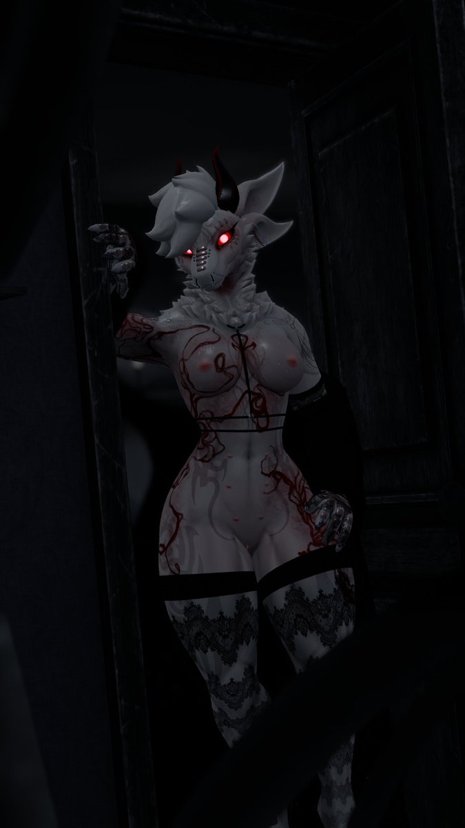 Sorry, you left your door open. Could a pale lady use your company for a night? 😏

📸 : <a href="/PRYetiAD/">PRYetiAD</a>