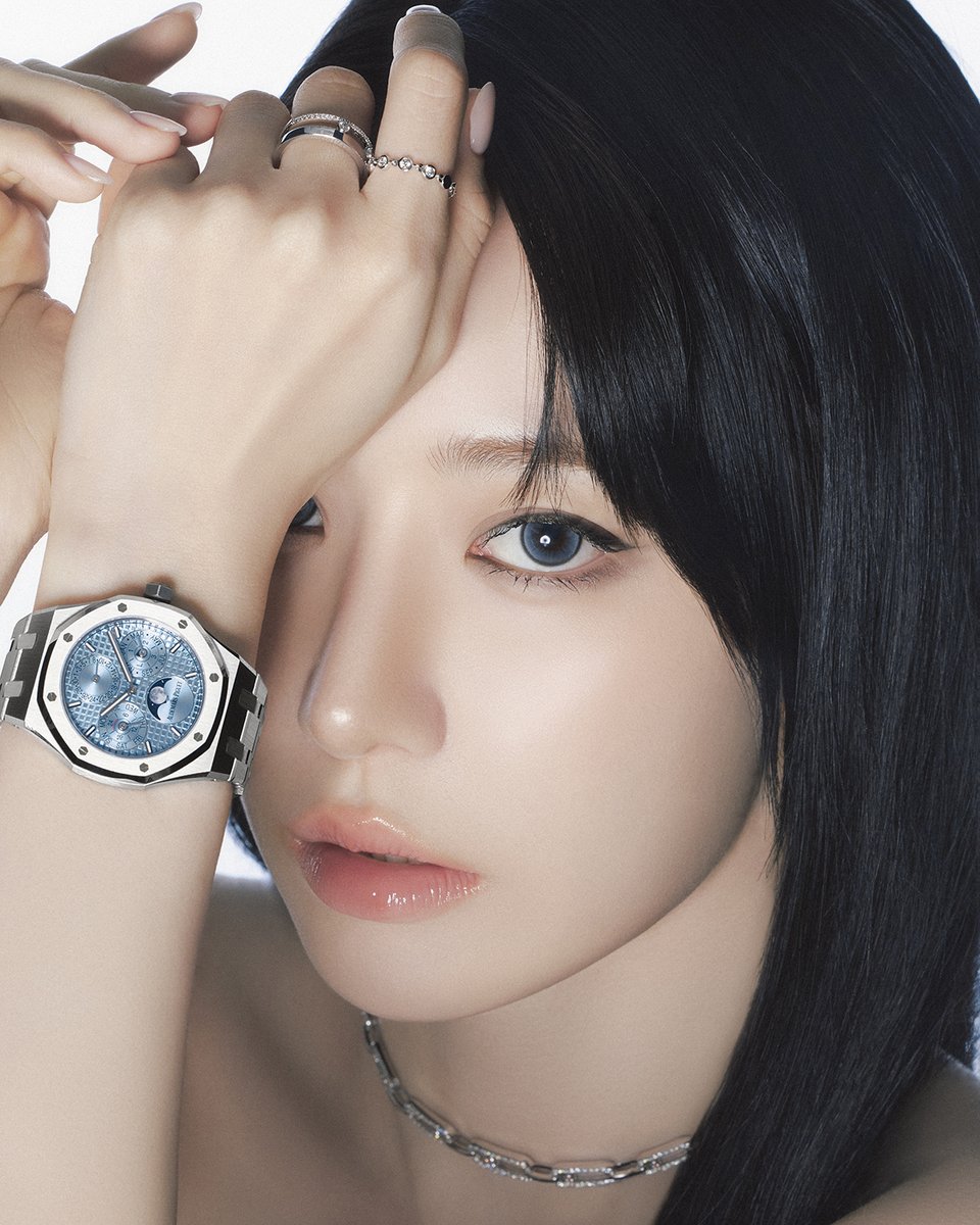 VOGUE JAPAN tweet media