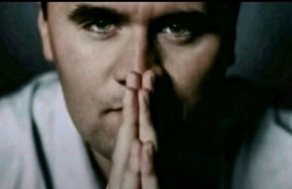 suziexoz's tweet image. a male will die this tetro friday #trustme