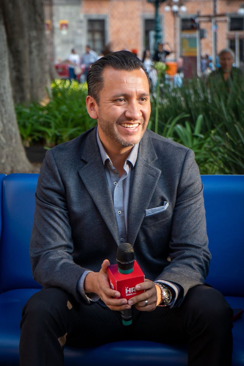 Vencer los miedos y ser una voz que ve el futuro con esperanza!!!

Tomar un micrófono puede paralizarte, pero TU VOZ ES NECESARIA EN ESTE MUNDO.

#ElMomentoEsAhora