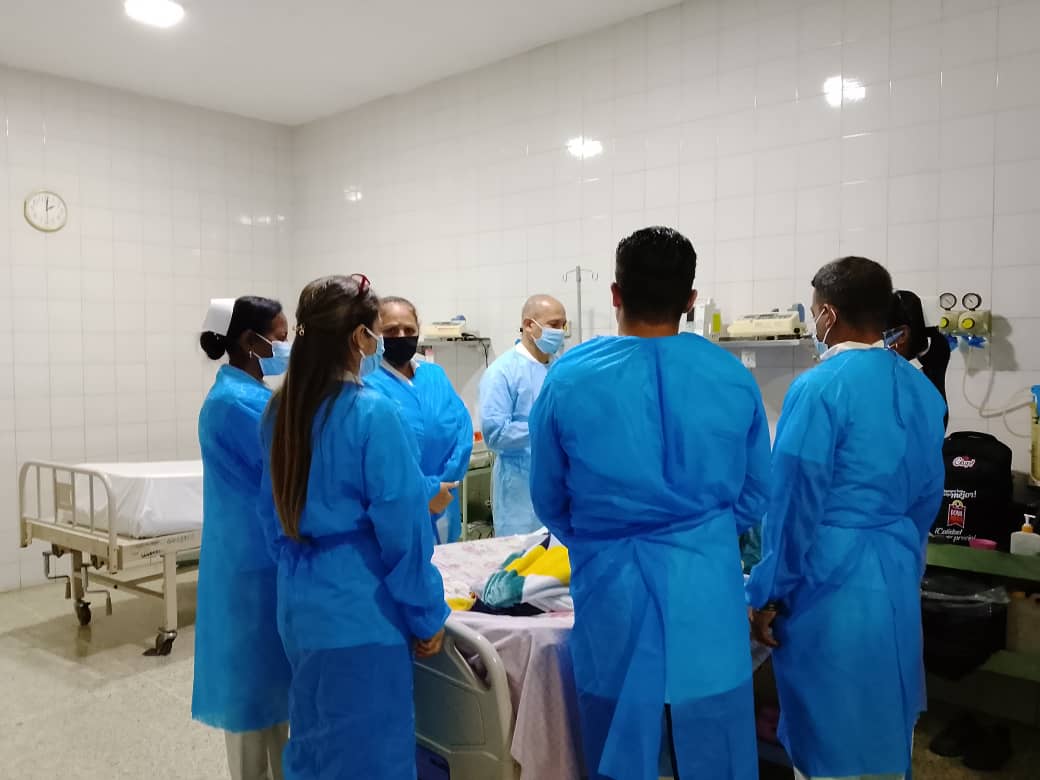 🩺 Calidad Asistencial en Guárico.

Desde el CDI 'Dr. Tulio Pineda' en San Juan de Los Morros, se realiza el pase de visita evaluando a cada paciente para asegurar la mayor calidad en la atención. ¡Nuestro compromiso es la salud del pueblo!

#CubaPorLaVida #YoSigoAMiPresidente