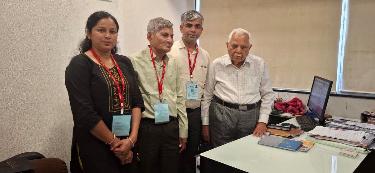 Our team of Bharat Joshi, Ranchhod and Kunjal called upon our trusted octogenerian donor, Shri G C Shah in his Mumbai Office. BPA family wishes him a excellent health and long life - Ayushman Bhaw!!