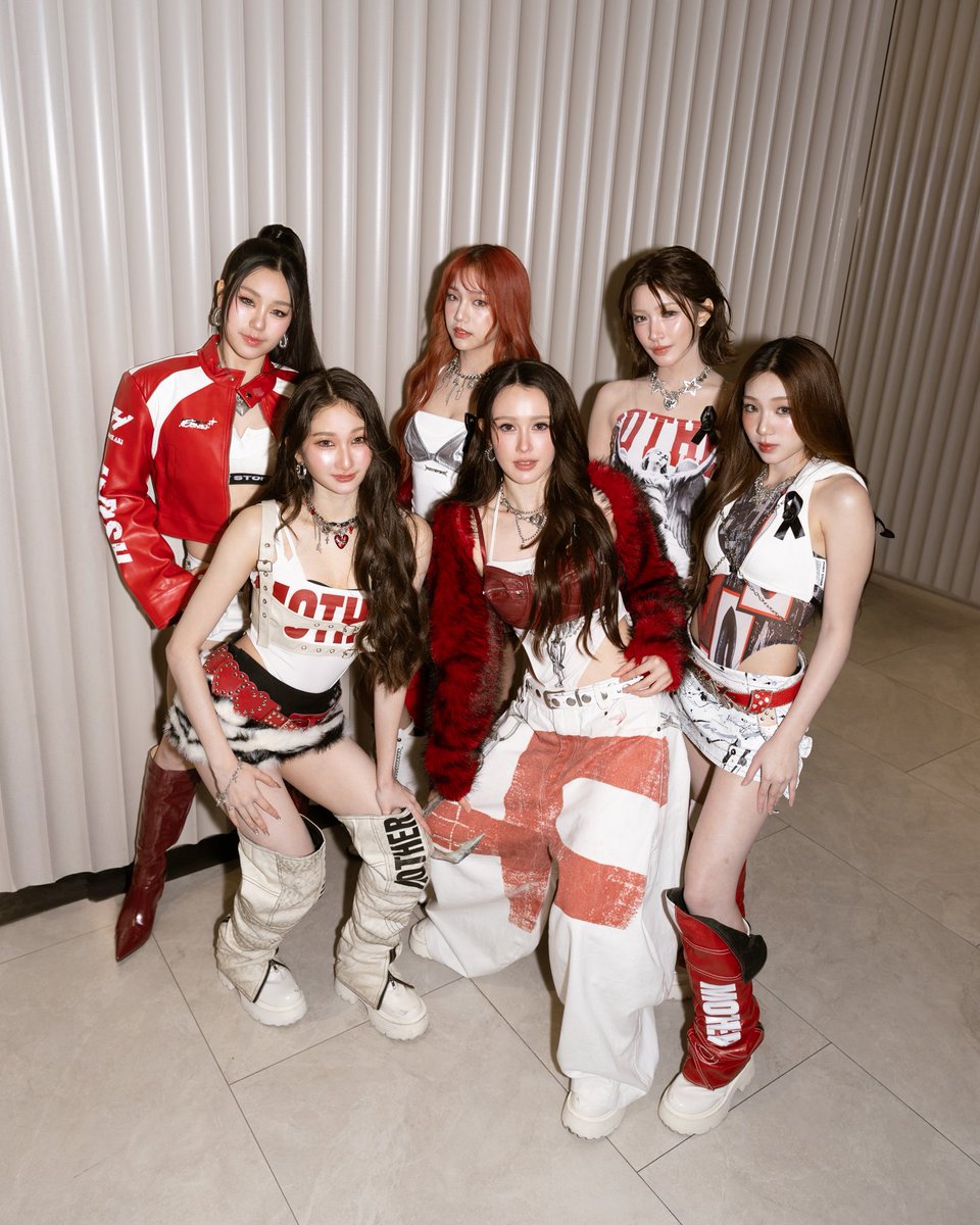 FELIZZOfficial_'s tweet image. FELIZZ at #GMMTVPOCKYIDOL_FINALSTAGE 🐱✨

📍 Royal Paragon Hall ชั้น 5

#GMMTVPOCKYIDOL
#FELIZZ 
#RISERMUSIC