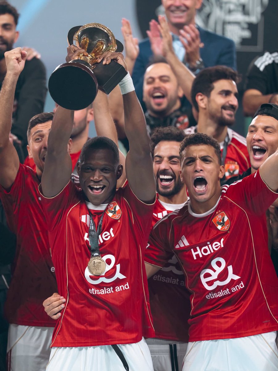 ReemNady11's tweet photo. @AlAhly وللسوبر بطل واحد 🦅🏆😎 https://t.co/7h93LWmm8Z