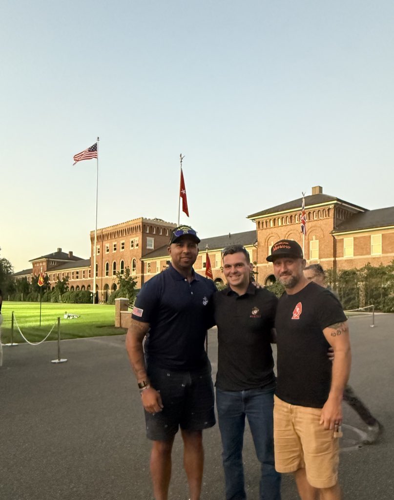 amaenner3's tweet photo. #BornInABar Happy 250th birthday @USMC and many more! Keep doing what we do best https://t.co/EzhkqTiXy1
