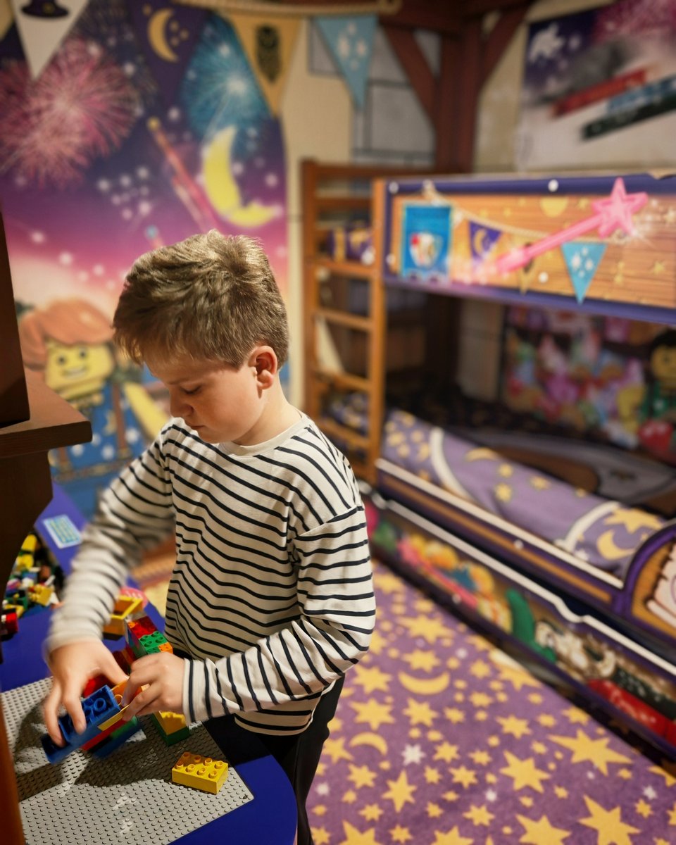 FrenchieMummy's tweet image. Have you ever stayed at LEGOLAND Windsor? Is it worth the hype? ad 

Read my review here : 
thefrenchiemummy.com/overnight-stay…

Book now your overnight stay at LEGOLAND Windsor with its special offers:

prf.hn/l/7DwR2Ww/

shorturl.at/vT0Si

urli.info/1iJss