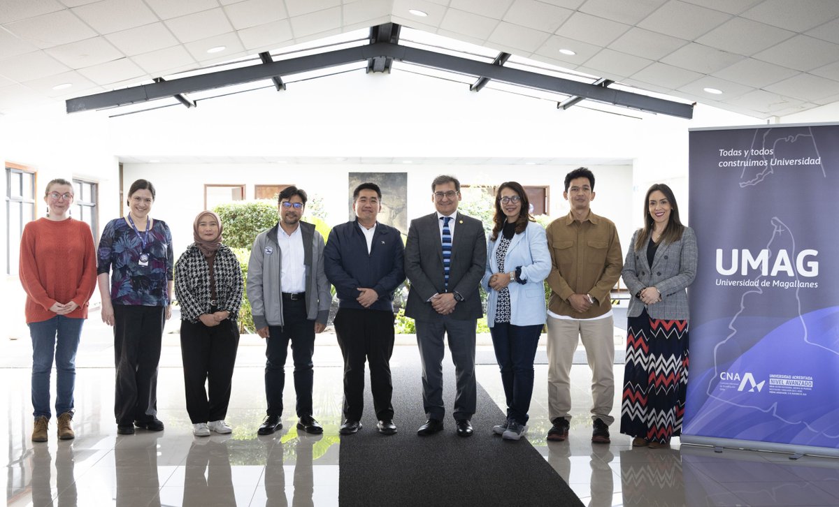 La Universidad de Magallanes recibió a Hendra Oktavianus, del Ministerio de Relaciones Exteriores de Indonesia, quien destacó: “Buscamos socios como la UMAG para cooperar y aprender mutuamente en investigación polar”. tinyurl.com/347e4553