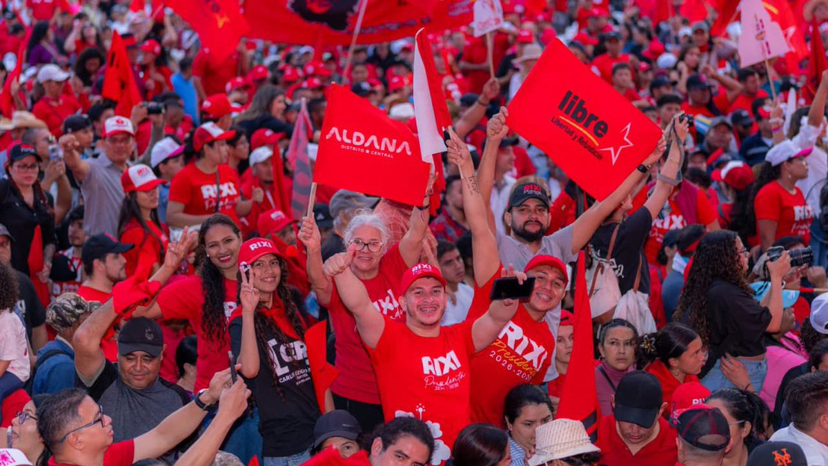 unetv_hn's tweet image. #Política | ¡El pueblo Libre llenó la capital de energía y convicción!

Bajo el liderazgo de Rixi Moncada, la multitud dejó claro su mensaje: Honduras no permitirá que le roben la voluntad del pueblo.

El fallido simulacro del CNE encendió las alarmas, pero también reafirmó una…