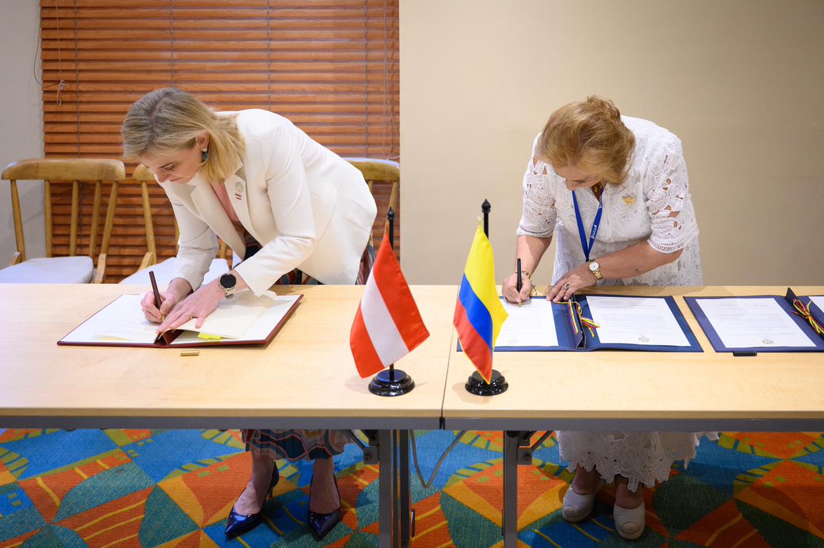 La firma se realizó en el marco de la IV Cumbre CELAC–UE, donde ambos países reafirmaron su relación como socios en programas de desarrollo alternativo, oportunidades económicas y sociales, y coincidieron en fortalecer la cooperación en materia multilateral.

También anunciaron