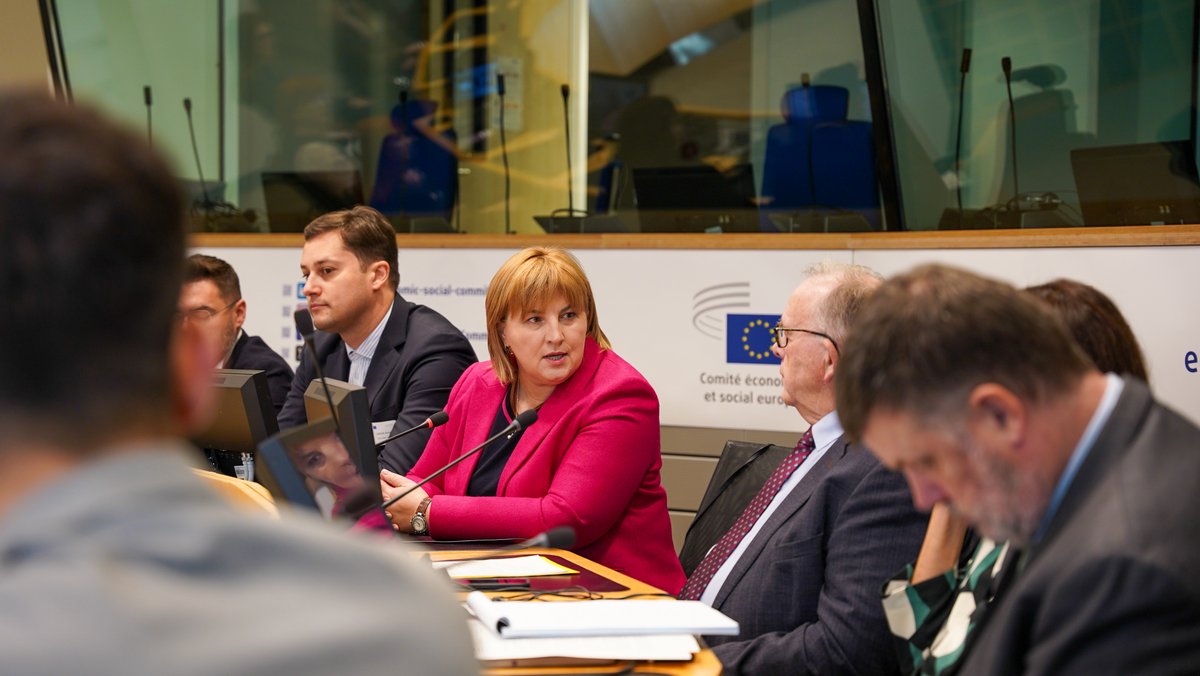 Today I welcomed inspiring representatives of Moldova’s civil society at the <a href="/EU_EESC/">European Economic and Social Committee</a>.

Their unwavering commitment to democracy embodies Moldova’s clear European path.

I welcome their plans to create an Economic &amp; Social Council and look forward to visiting 🇲🇩 soon.