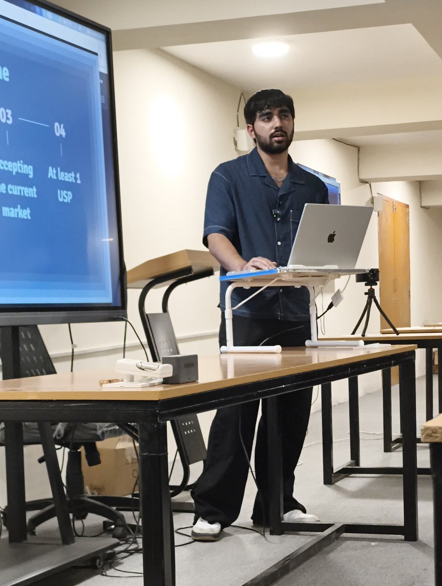 shan_dharan's tweet image. A session led by an experienced DevOps engineer @paracetanmol —learn key industry practices, essential tools, and career growth strategies to succeed in tech. #DevOps @100xDevs @100xSchool @kirat_tw ❤️‍🔥💭