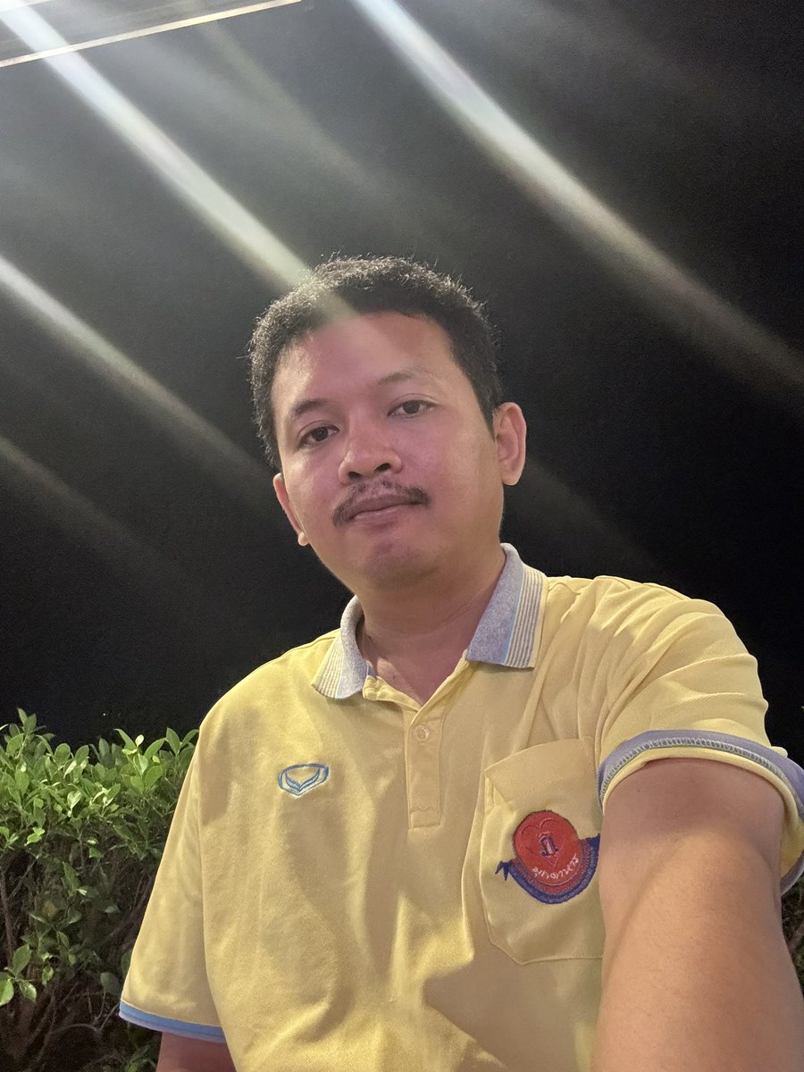 PrasittK's tweet photo. แวะมากินข้าวแปปเดียว เดี๋ยวกลับพนมไพร https://t.co/DhTMirJ4LE