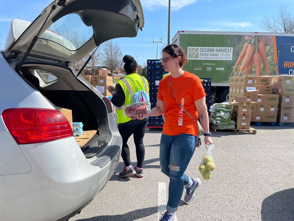 Yay! It's turkey day for Erie County! We are so excited for our Thanksgiving Mobile Pantry w/<a href="/BGSUFirelands/">BGSU Firelands</a>!

🚨REMINDER:
📝 Registration required
🕒 Parking lot opens at 3pm 
🚗 Tape your registration code to your window

Check out our FAQs HERE: shfb.link/turkey2025