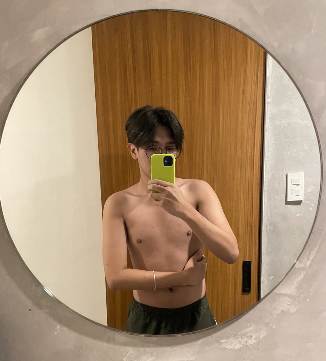 mochisilog's tweet image. ur local twink 😸