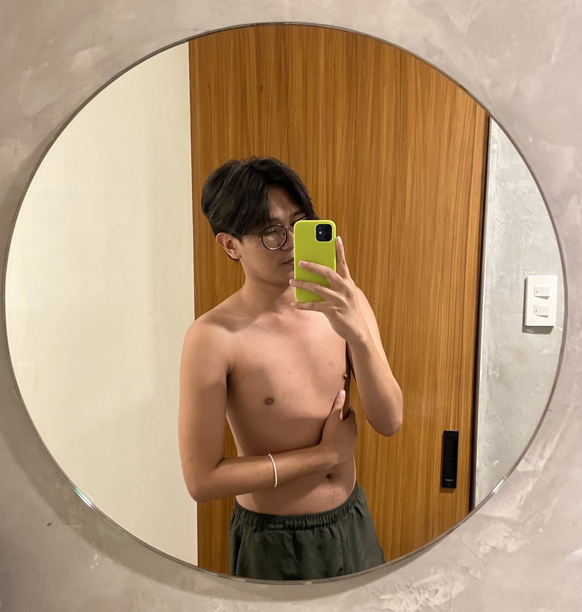 mochisilog's tweet image. ur local twink 😸