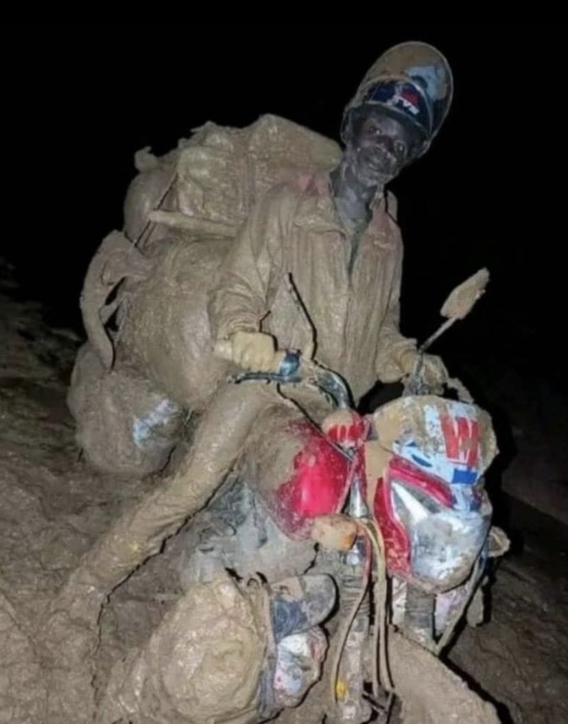 ndan_u's tweet image. On my way taking the bride price to northern Uganda because I love her 😍