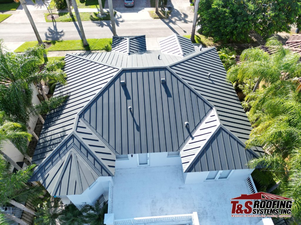 TSRoofing's tweet image. Recently completed #MetalRoof in #WestKendall — Englert Charcoal Grey. #KendallMiami