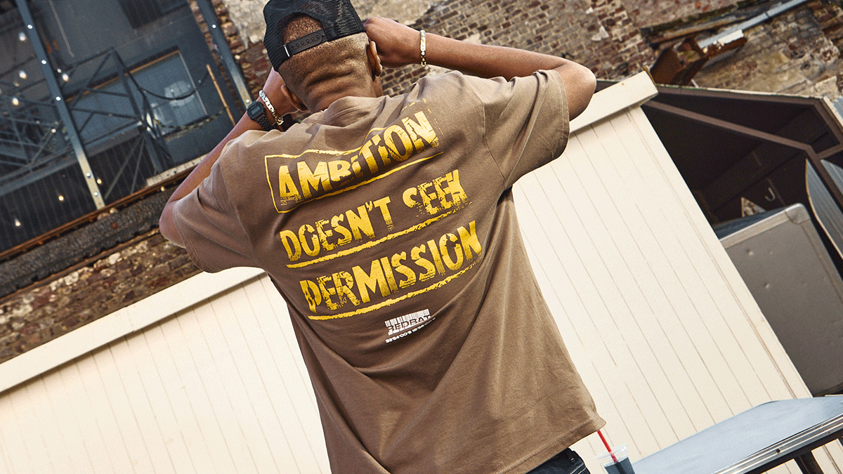 sportsceneSA's tweet image. From AM shade to PM light, Staples keeps it easy. ☀️ Summer’s not about overthinking - it’s about living.

Redbat Graphic Tees from R179.95 in-store, Bash mobi app &amp;amp; online: bit.ly/484nrkR

#SummerEssentials #RedbatEssentials