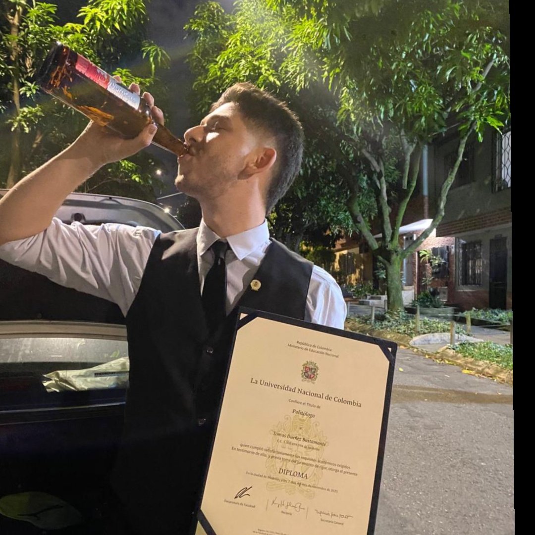 Politólogo: Dícese de mi