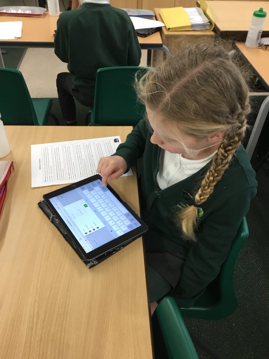 DaneRoyd_Y5's tweet image. @DaneRoydSchool  This afternoon in our computing lesson, we have been learning how to create databases #DaneRoydComputing