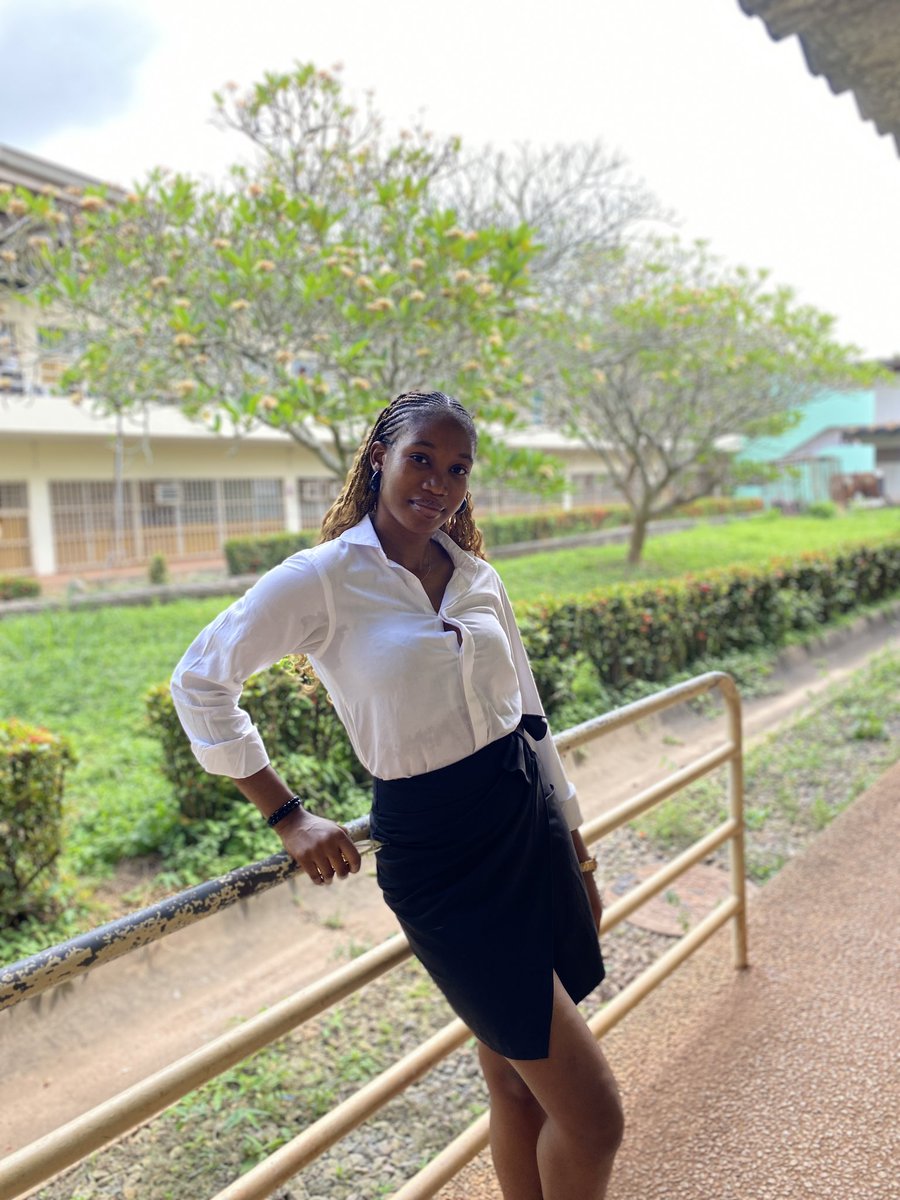Queenofheightss's tweet photo. Just because time is relative, today is my first day in final year😌 https://t.co/FRjP75GzCL