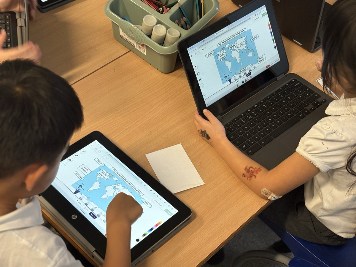 ManorParkSchSM1's tweet image. 🗺️ Year 1 World Explorers! 🌍 We had so much fun finding the 7 continents and 5 oceans on our map today! Ask us which continent we live on! 🤔 #Geography #Year1 #WeAreLEO @LEOacademies