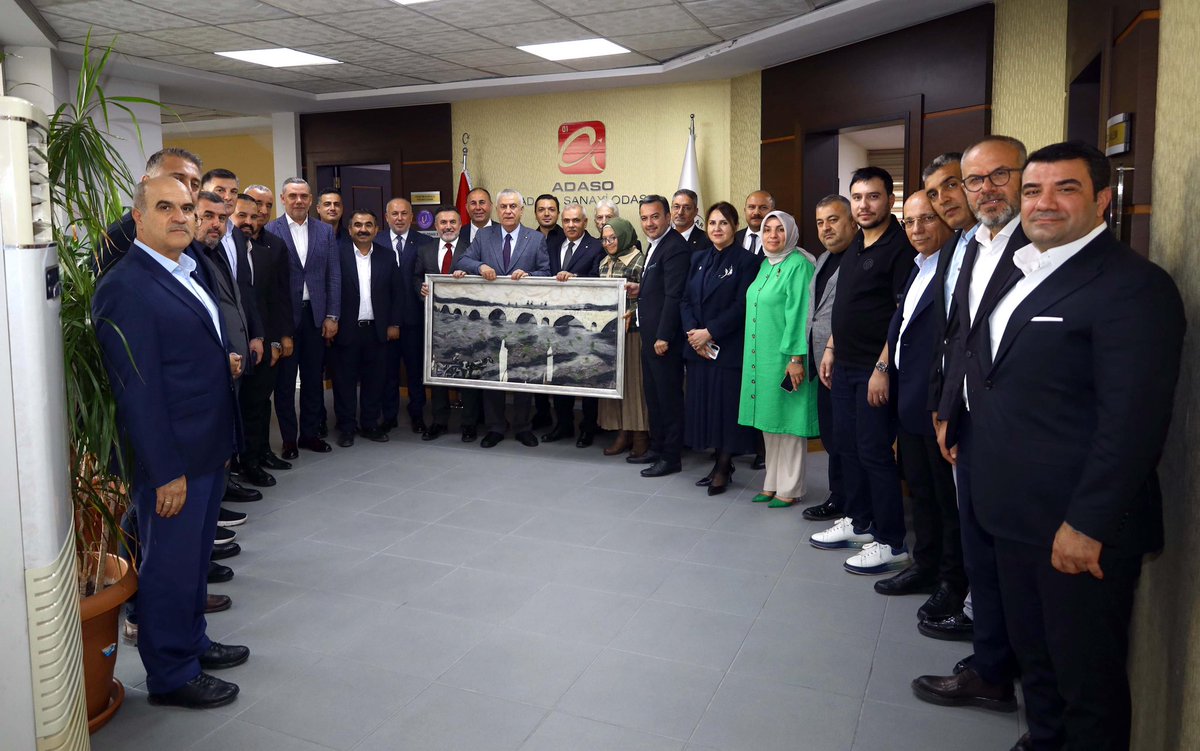 Adana Sanayi Odası Başkanımız Sn. Zeki Kıvanç ve değerli yönetim kurulu üyelerini ziyaret ettik.

Adana’mızın üretim gücüne yön veren sanayicilerimizin görüş ve önerilerini dinledik, kentimizin ekonomik potansiyelini daha da geliştirecek adımlar üzerine istişarelerde bulunduk.