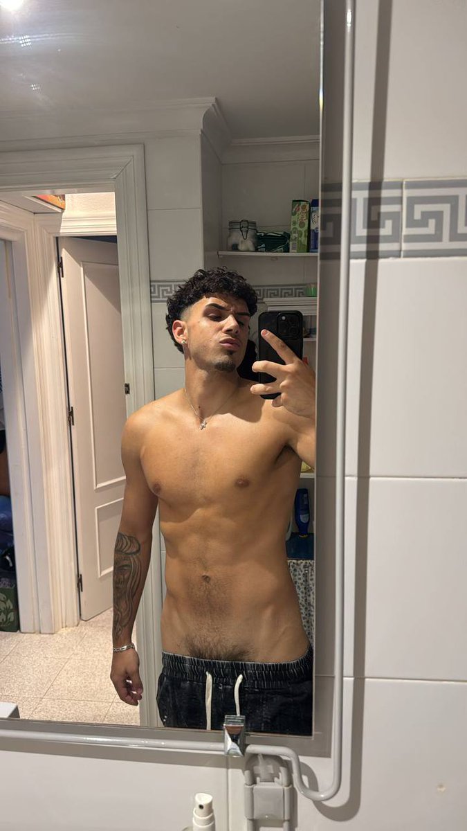 last month last day being 18 years old

t.me/+B005ne7DCTUwY…