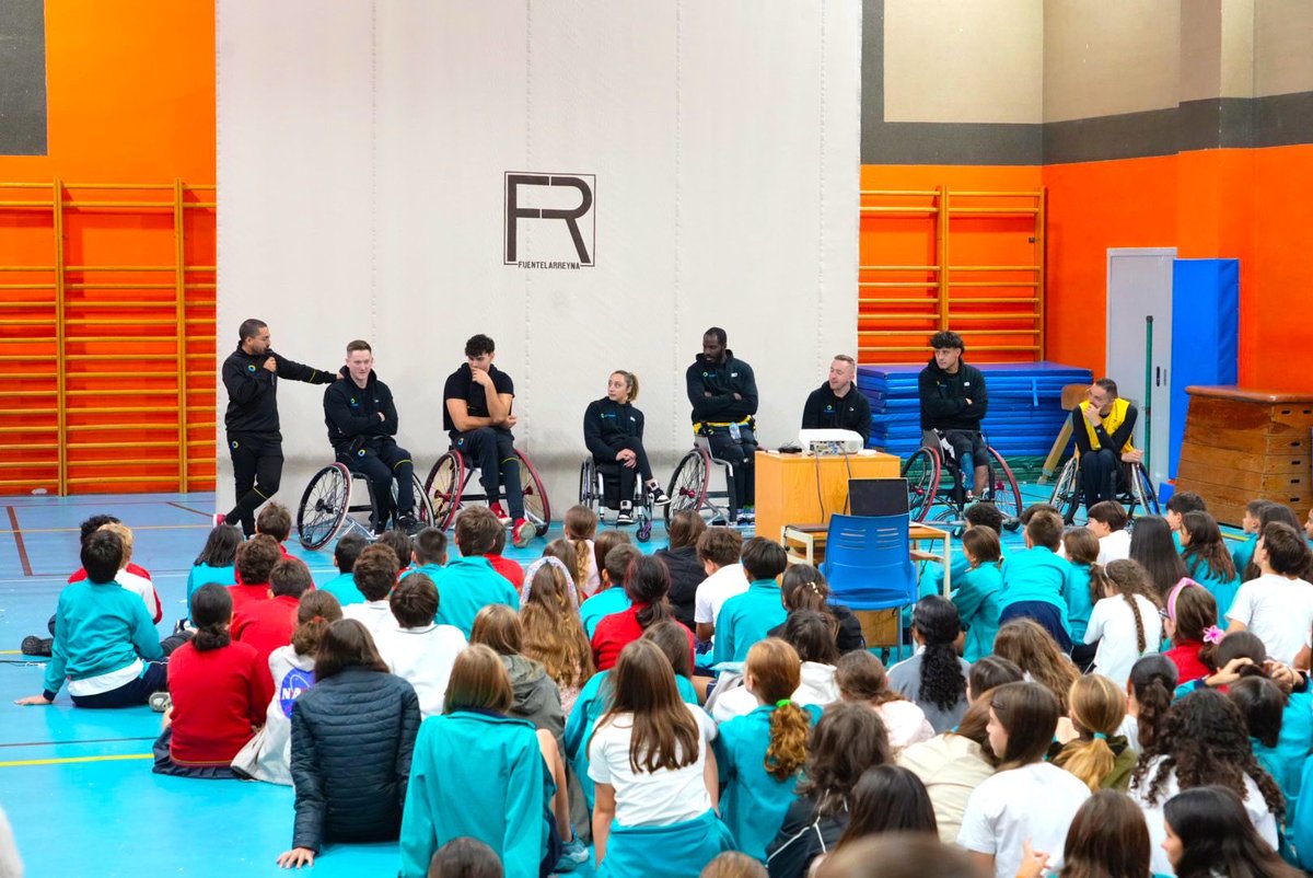 El viernes tuvimos una actividad muy especial sobre deporte y discapacidad en el colegio Fuentelarreyna. 
Gracias por la acogida, nos vemos pronto amigos 💙💛 
<a href="/Fundacion_ONCE/">Fundación ONCE</a> 
<a href="/FundacionAXA/">Fundación AXA</a> 
<a href="/ILUNION/">ILUNION</a> 
<a href="/F_Sanitas/">Fundación Sanitas</a> 
<a href="/sanitas/">Sanitas</a> 
<a href="/BsrEspana/">BSREspaña</a>