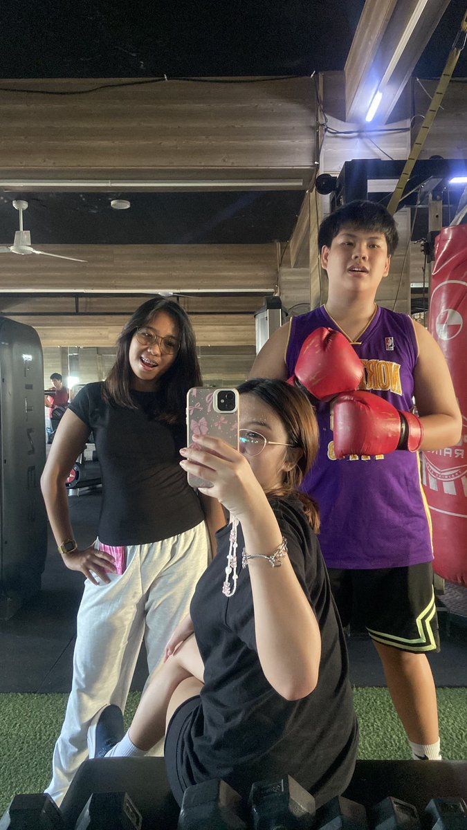 jamimugh's tweet photo. tama nuhh ang pag papanggap plz… https://t.co/OmNT2IaHQ3
