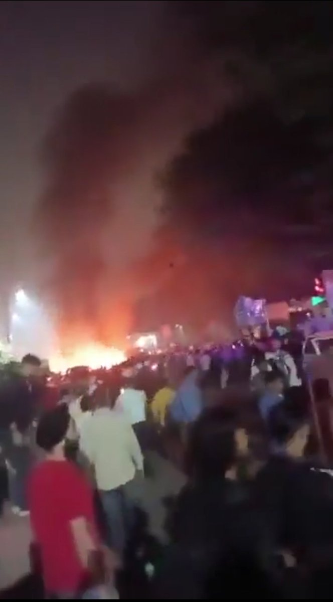 ISajwaniK's tweet image. लाल किल्ले के पास जो #Blast हुआ है,9 लोगों की मारे जाने की खबर मिल रही है, 😢💔

अगर ये आतंकी हमला हुआ तोह क्या भारत पाकिस्तान पर फिर से  #OperationSindoor शुरू करेगा ?

#DelhiBlast