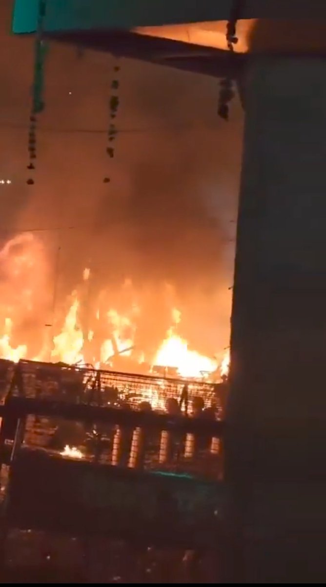 ISajwaniK's tweet image. लाल किल्ले के पास जो #Blast हुआ है,9 लोगों की मारे जाने की खबर मिल रही है, 😢💔

अगर ये आतंकी हमला हुआ तोह क्या भारत पाकिस्तान पर फिर से  #OperationSindoor शुरू करेगा ?

#DelhiBlast