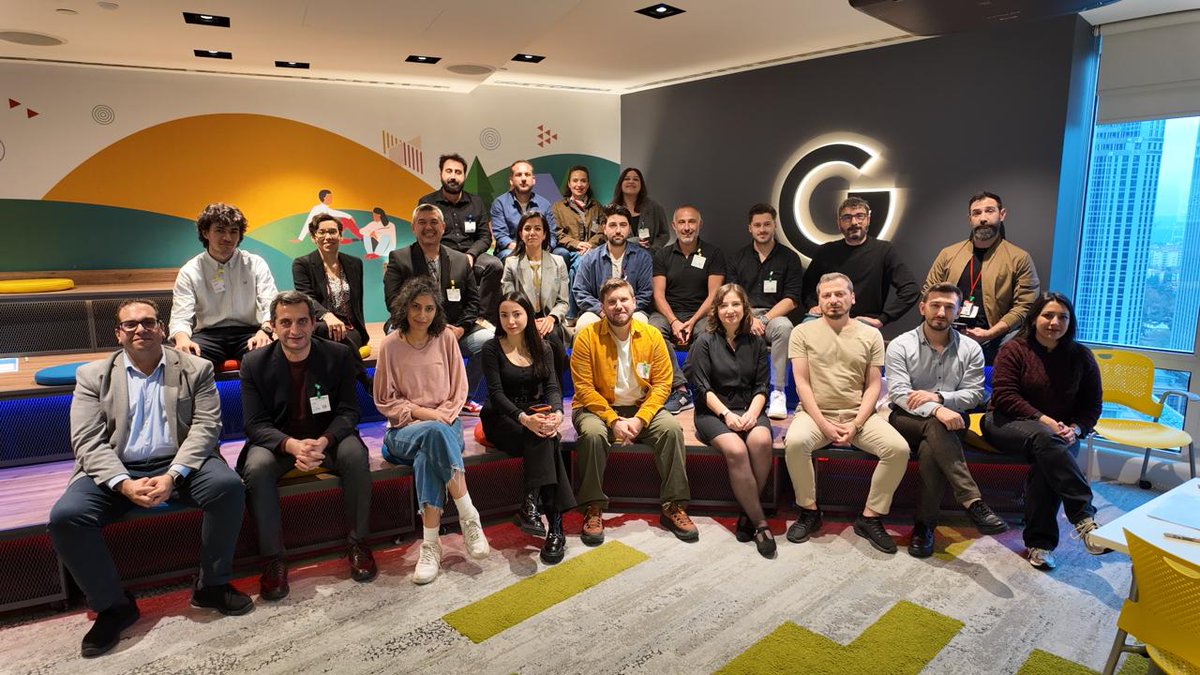 muratkahraman's tweet image. Last week, we wrapped the AI Design Sprint Türkiye workshop on Nov 4 at Google’s Istanbul office — led by FT Strategies with the Google News Initiative. 

From ideas → action: teams left with prioritized AI use cases and next steps.   

#AI #Media #DesignSprint #Istanbul