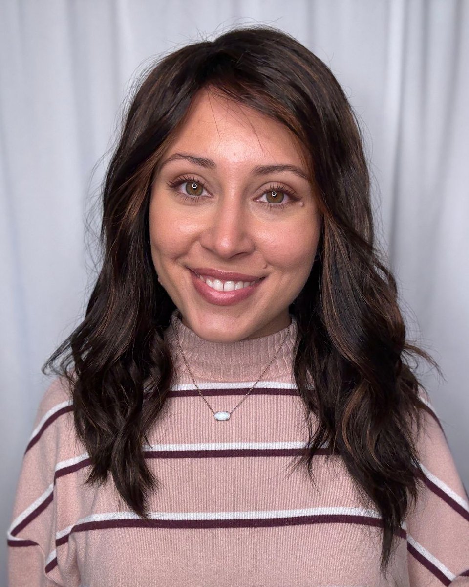 pattispearls's tweet image. Heidi by #jonrenau in Midnight Cocoa FS4/33/30A 🌙🍫 One of the most acclaimed synthetic lace front wigs in the Jon Renau SmartLace™ collection 😍👏

Shop it here: wigsbypattispearls.com/products/heidi

#wigsbypattispearls #thinhairsolutions #alternativehair #hairlosssolutions #hairconfidence