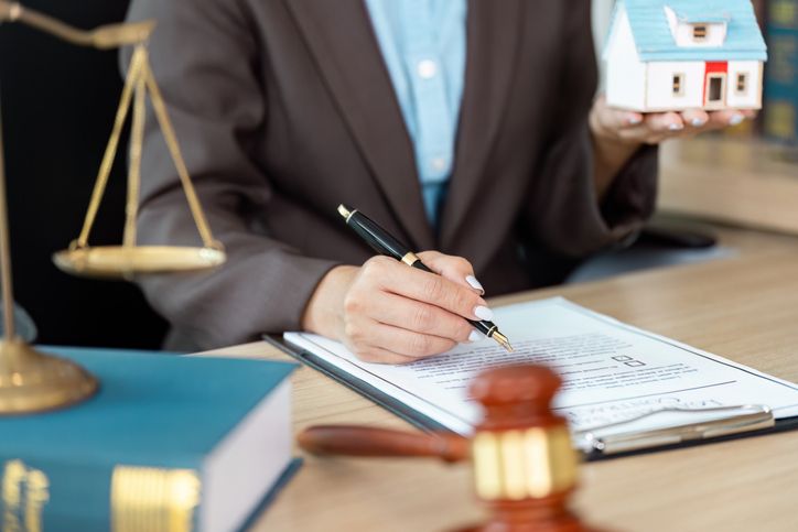 GilProperties's tweet image. Rent overdue? Learn the 14-day notice rule and what comes next in Alberta’s legal eviction process: buff.ly/29pjk0I 

#RentalProperty #LandlordHelp