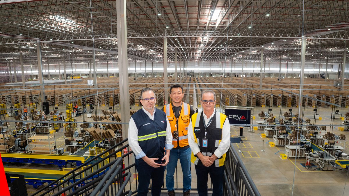 cevalogistics's tweet photo. We have opened a new @amazon fulfillment center near Brasília, #Brazil, with capacity to process up to 135,000 packages per day and generate more than 1,400 jobs!

➡️https://t.co/AbteifRCYG

#CEVALogistics #AmazonBrazil #FulfillmentCenter #SupplyChain #Logistics #eCommerce https://t.co/I3yQQjLls8