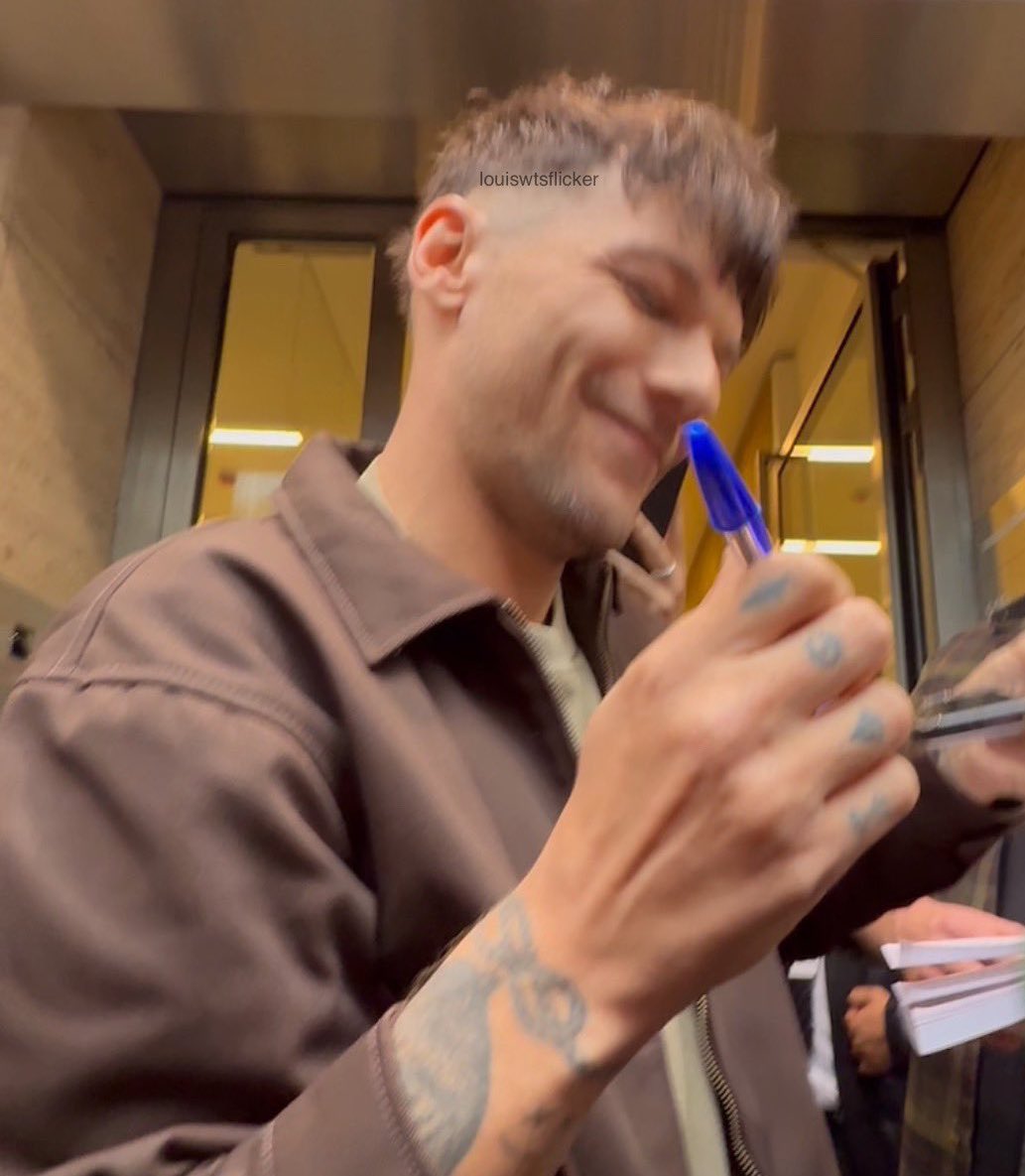 louiology's tweet image. dimple is dimplinggg