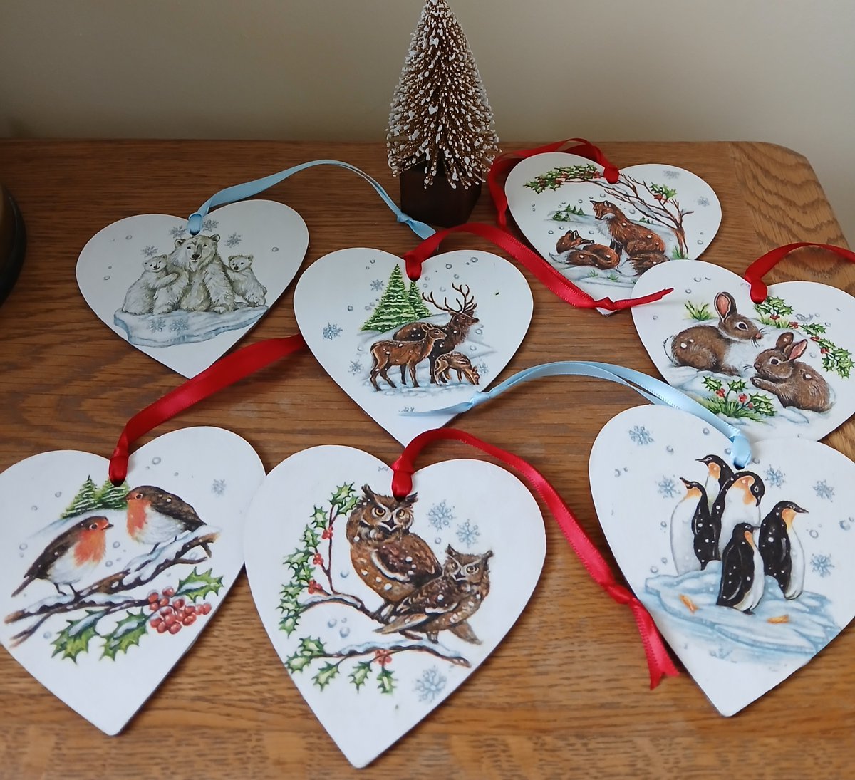 Decopauged wildlife wooden hanging hearts now available from online store.
crafters.market/listing/wildli… #decopauge #wildlifehearts #robins #penguins #polarbears #deer #rabbits #owls #foxes #christmasgifts #stockingfillers #handmadewithlove #craftersmarketuk
