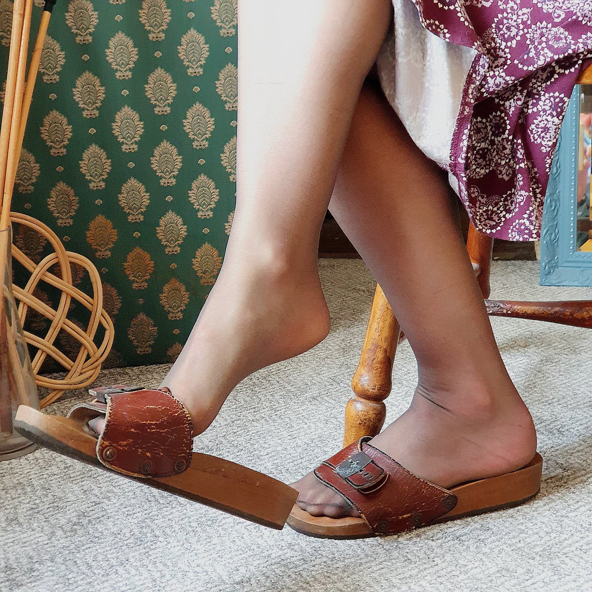 ThornePlay's tweet image. Oldfashion maternal roleplay is a common session request ◇ #Auntie #Mommy #Little #Roleplay #Scholl #DrScholl #otk #slipper #Spank